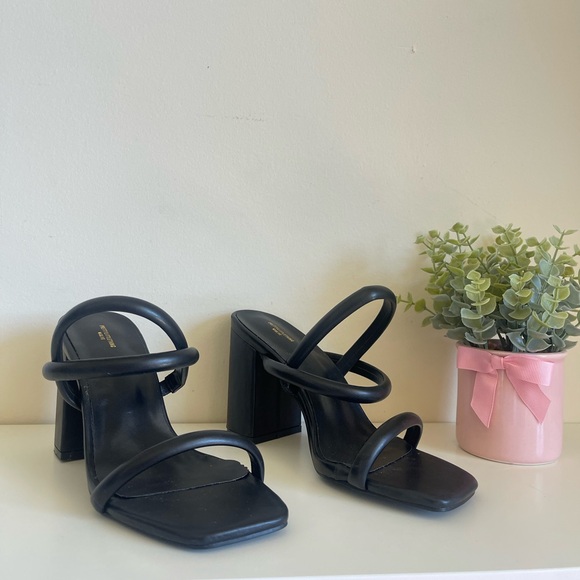 Pretty little thing Black heels - Picture 2 of 10